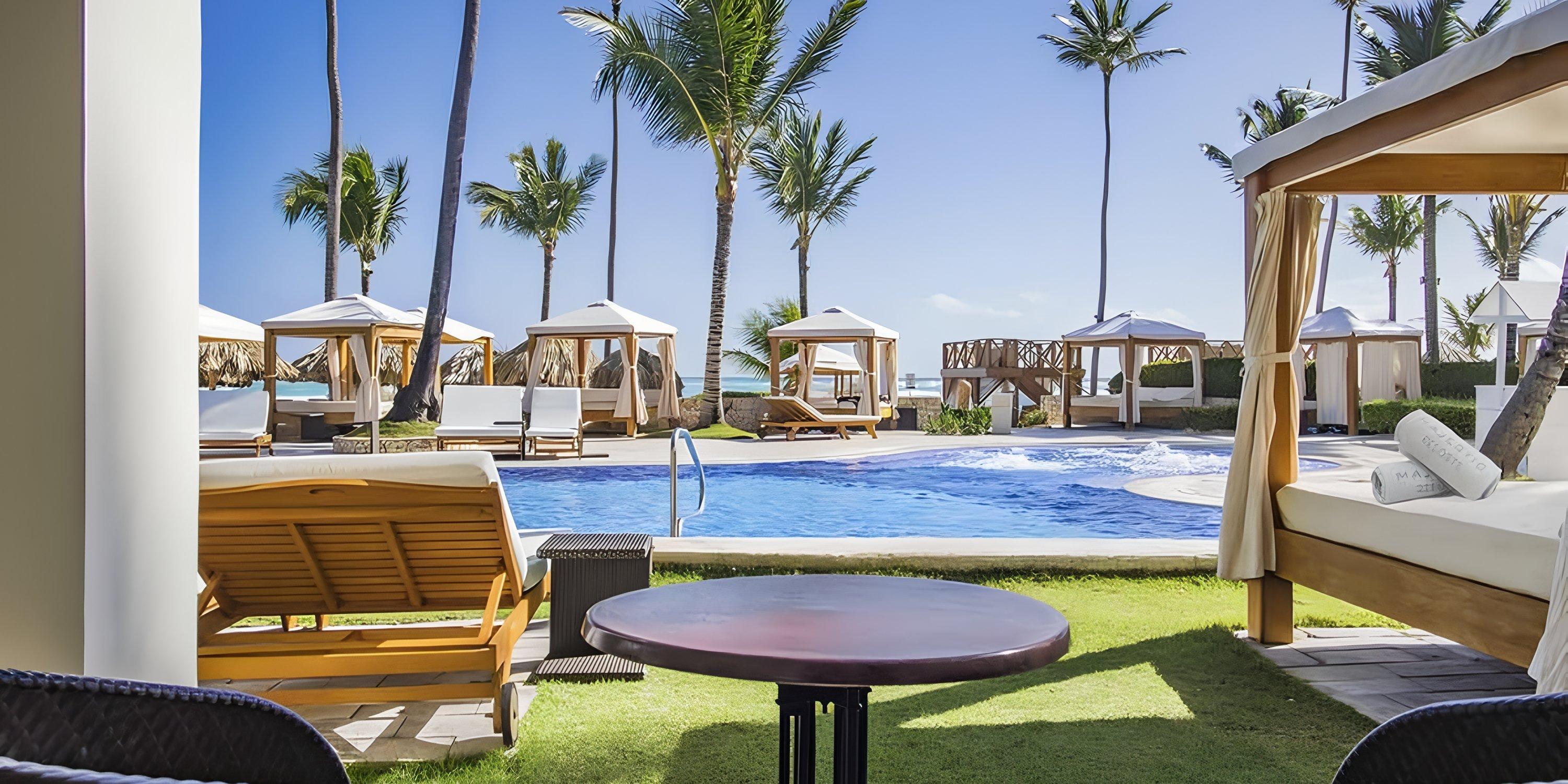 Majestic Elegance PC Infinity Pool